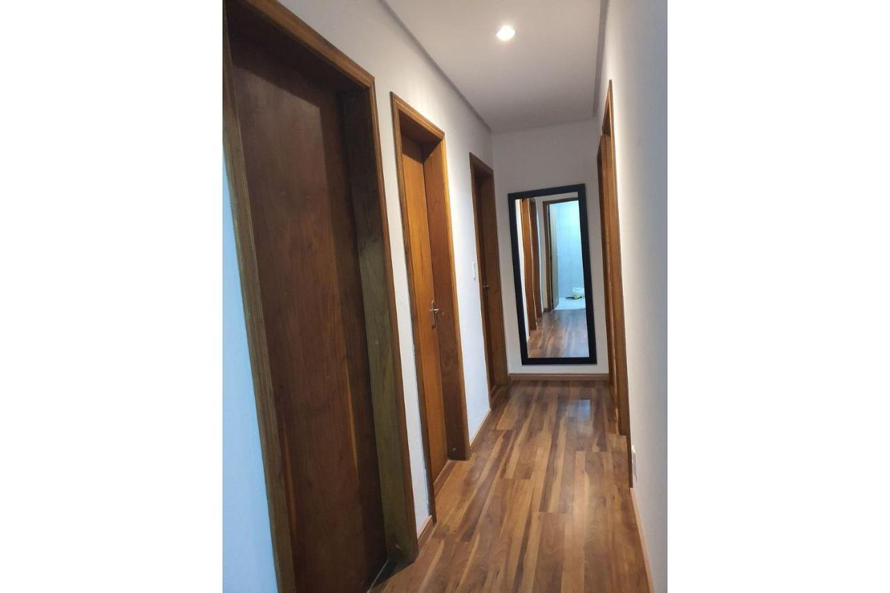 Ap. De 4 Quartos Com Ar A 150M Da Rua Coberta กรามาโด ภายนอก รูปภาพ